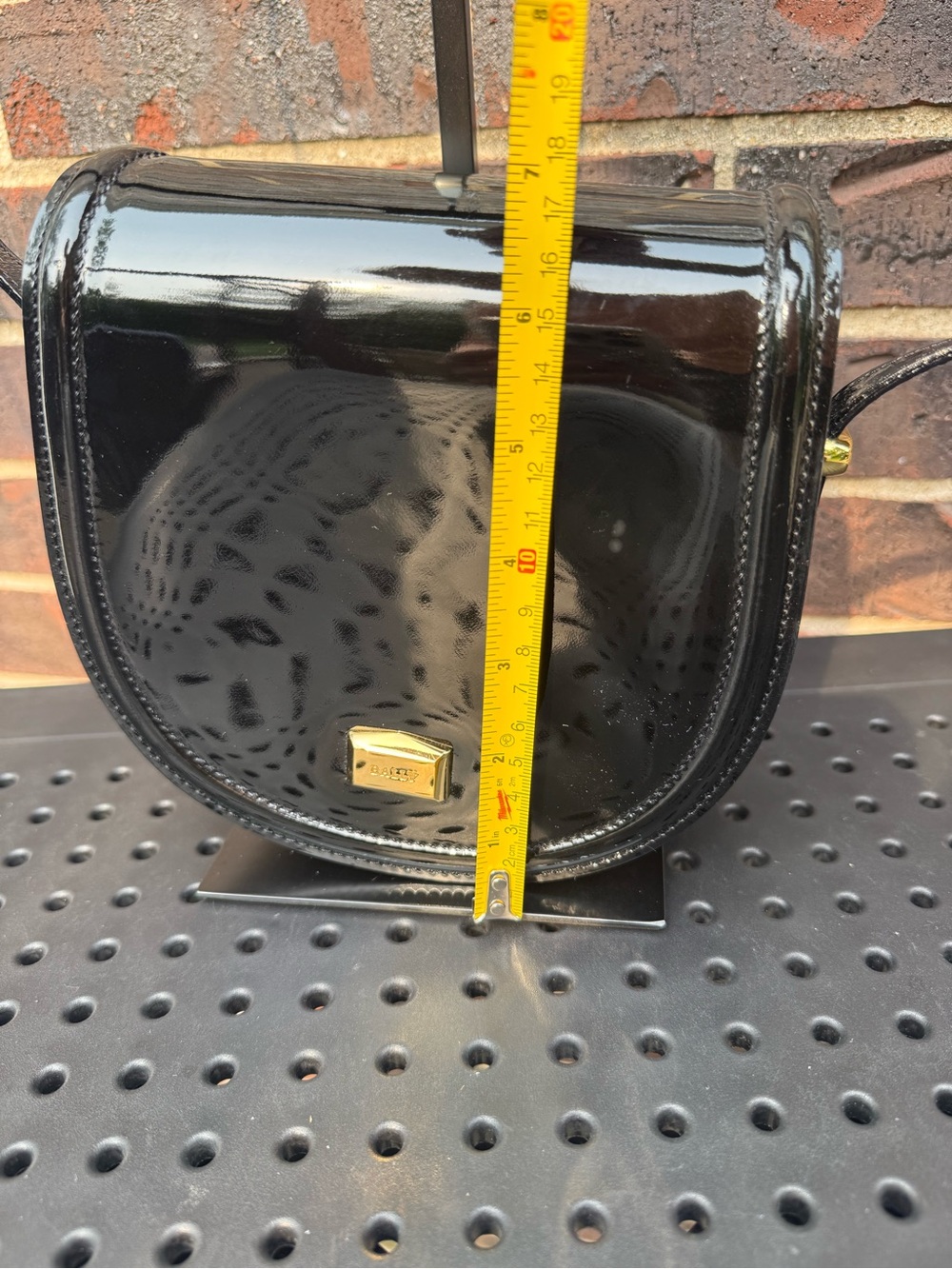 Bally Black Patent Leather Saddle Crossbody Shoulder Bag Gold Hardware - Picture 5 of 15